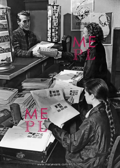 : Postal telegraph branch in Moscow, 1957 : Postal telegraph branch in Moscow, 1957