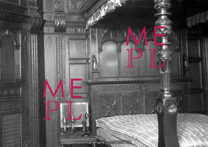 : FOUR POSTER BED 1930S : FOUR POSTER BED 1930S