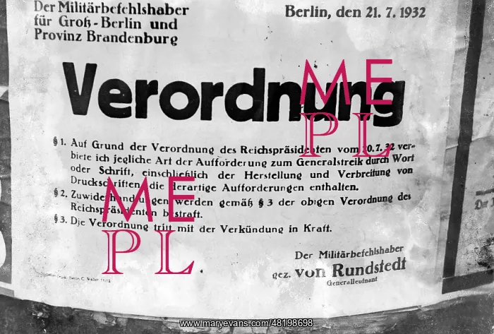 : Poster forbidding a general strike against the ousting of th : Poster forbidding a general strike against the ousting of th
