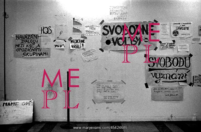 : Posters - leaflets - protest - Prague : Posters - leaflets - protest - Prague