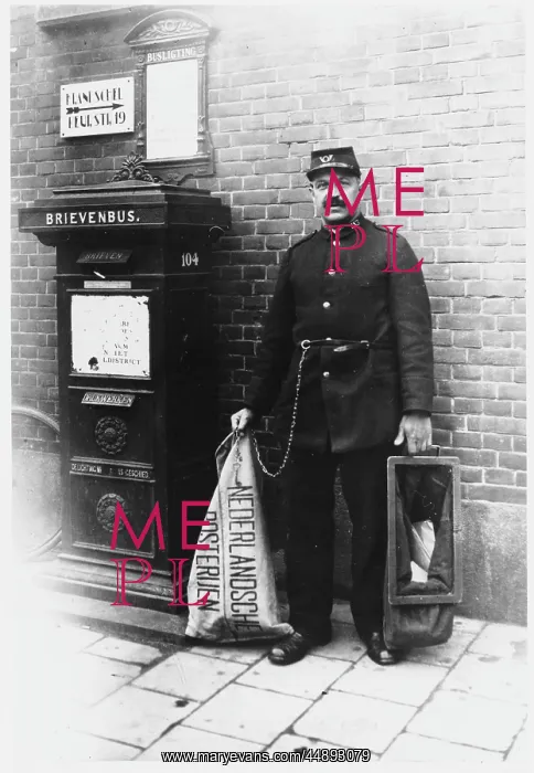 : POSTMAN - BOX - HOLLAND : POSTMAN - BOX - HOLLAND