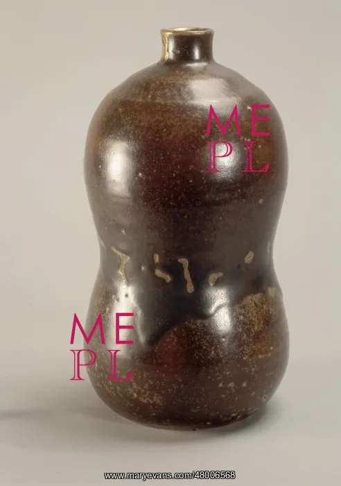 : Pot with a depression : Pot with a depression
