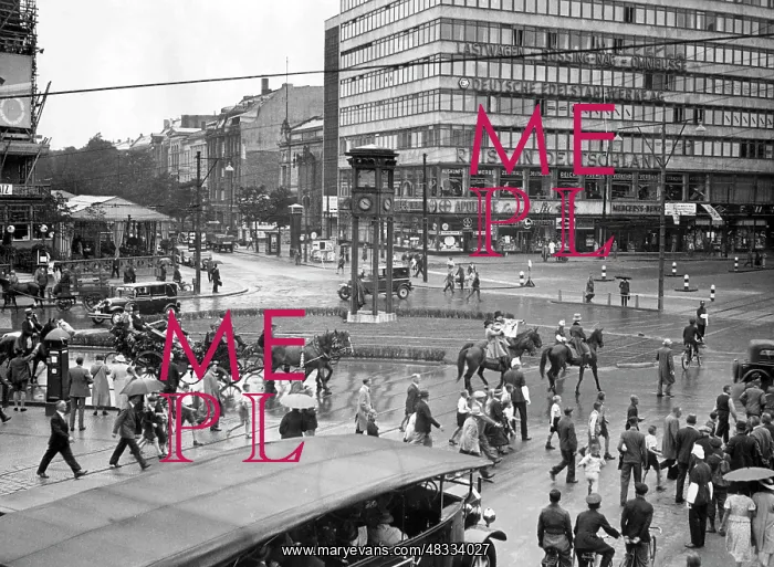 : Potsdamer Platz, 1936 : Potsdamer Platz, 1936