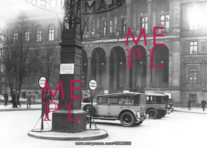 : The Potsdamer railway station in Berlin, 1928 : The Potsdamer railway station in Berlin, 1928