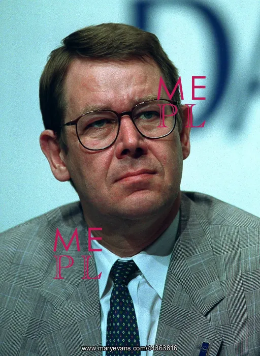  : Poul Nyrup Rasmussen