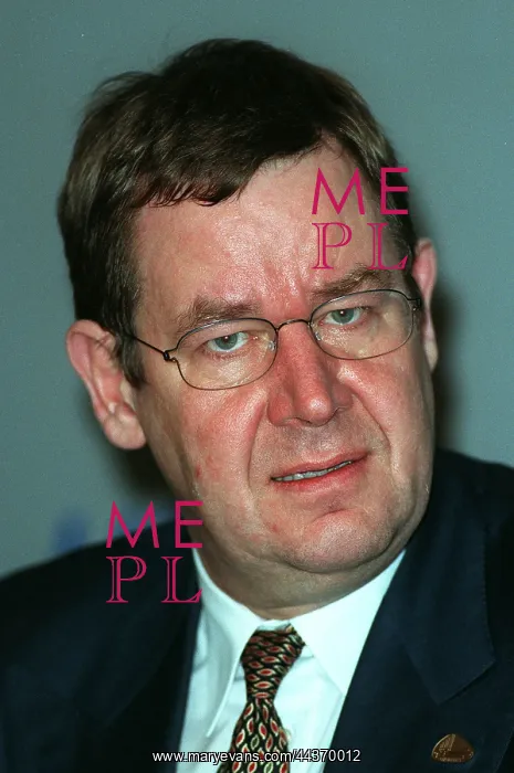  : Poul Nyrup Rasmussen