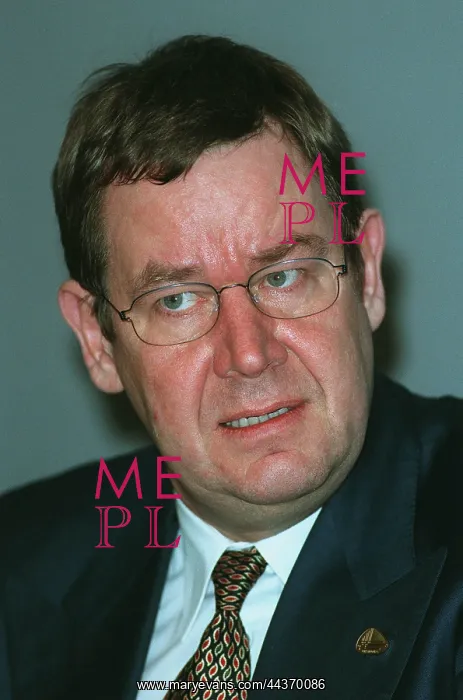  : Poul Nyrup Rasmussen