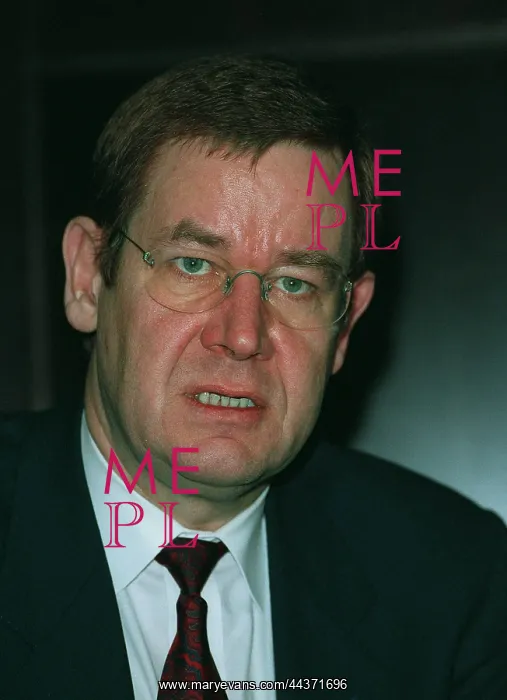  : Poul Nyrup Rasmussen