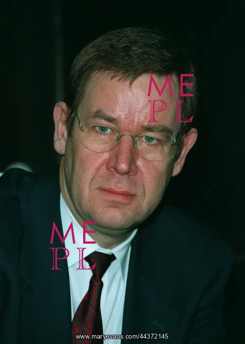  : Poul Nyrup Rasmussen