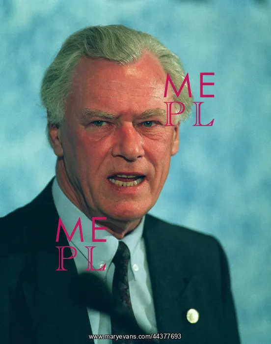  : Poul Schluter