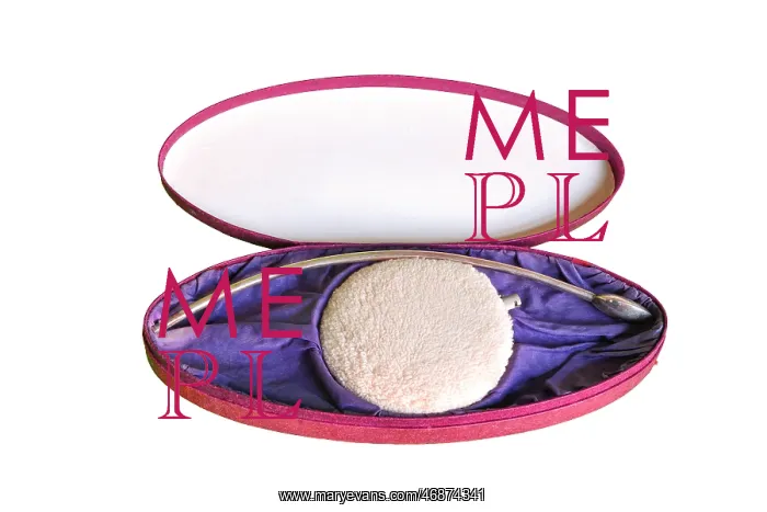 : Powder puff for the back in almond-shaped box : Powder puff for the back in almond-shaped box