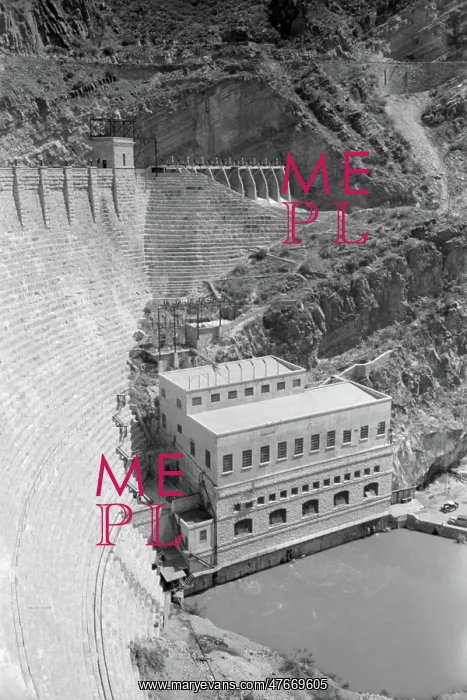 : Power House, Roosevelt Dam, 1940 : Power House, Roosevelt Dam, 1940