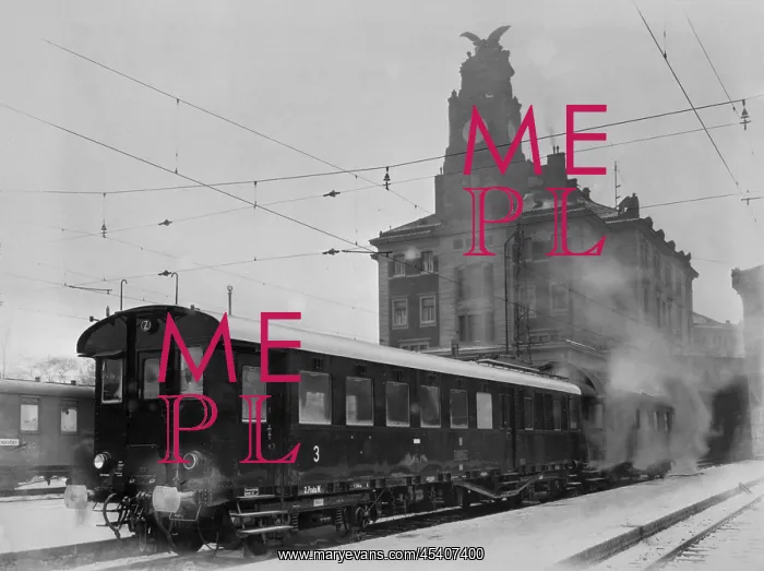  : Prague 1933, Wilson Train Station, Diesel powered train