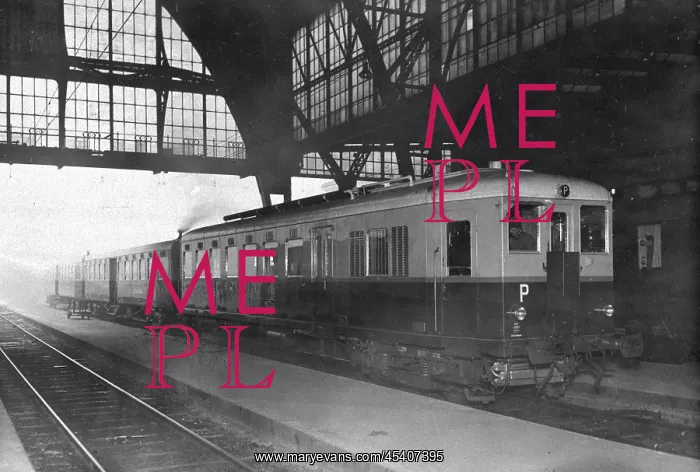  : Prague 1933, Wilson Train Station, Diesel powered