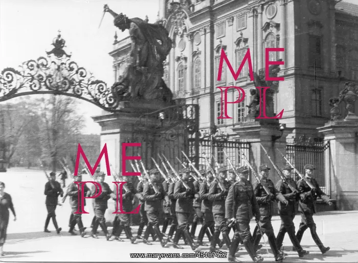  : Prague 1934, Castle Guards