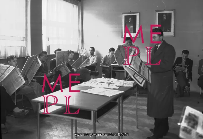 : Prague 1938, reading romm at student dorms, students : Prague 1938, reading romm at student dorms, students