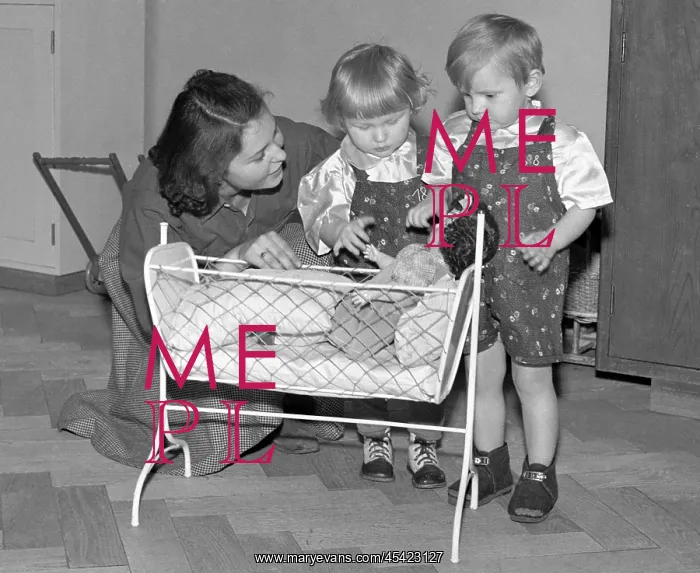 : Prague 1950 - Communist propaganda - children : Prague 1950 - Communist propaganda - children