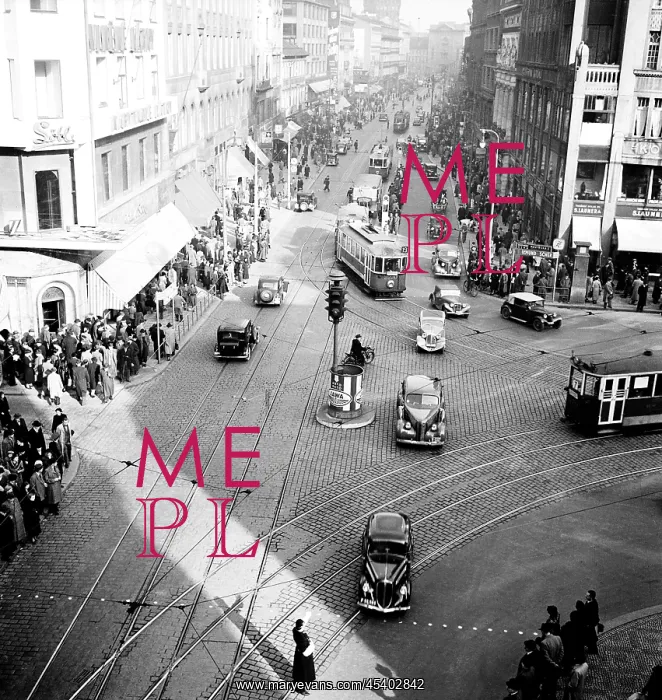 : Prague, intersection of Wenceslav Square and Mustek : Prague, intersection of Wenceslav Square and Mustek