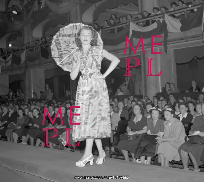 : Prague - Lucerna 1948. Fashion mode : Prague - Lucerna 1948. Fashion mode