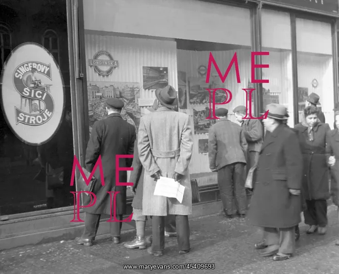 : Prague during turbulent 1948 putsch - window display : Prague during turbulent 1948 putsch - window display