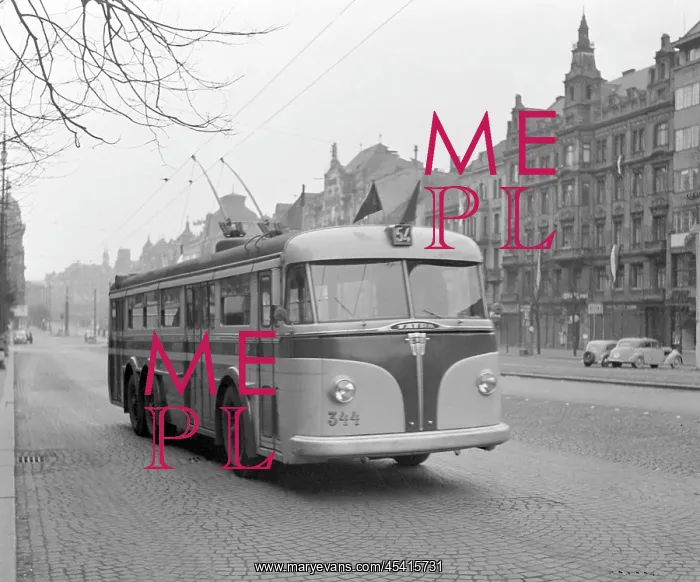 : Prague - Wenceslas Square - trolley bus : Prague - Wenceslas Square - trolley bus