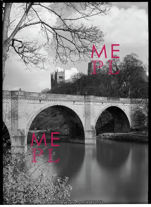 : Prebends Bridge over the river Wear and Durham Cathedral : Prebends Bridge over the river Wear and Durham Cathedral