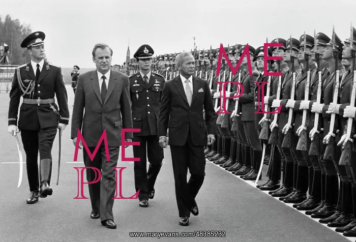 : Prem Tinsulanonda visits USSR : Prem Tinsulanonda visits USSR