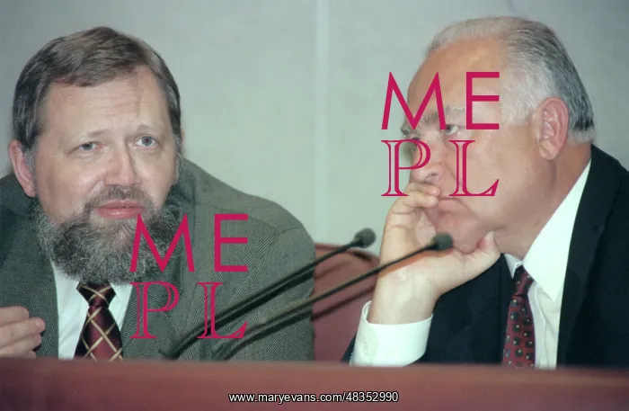 : Former Premier Chernomyrding at State Duma meeting, 1998 : Former Premier Chernomyrding at State Duma meeting, 1998