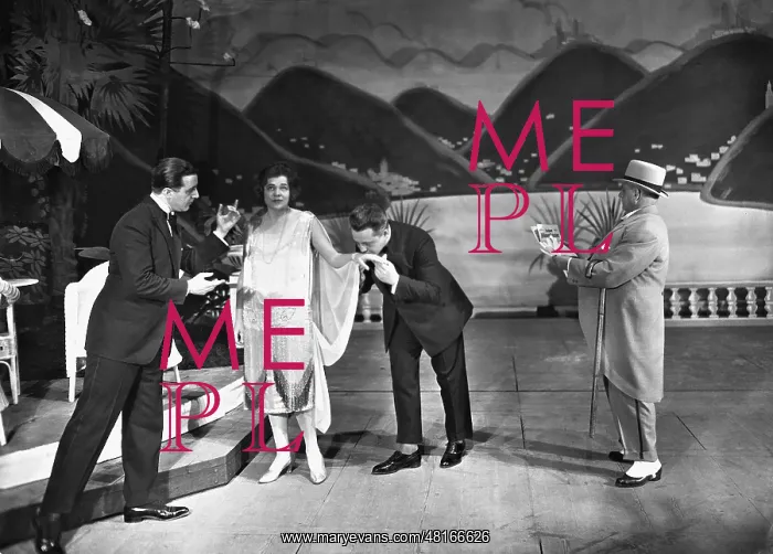 : Premiere of the Royal Palace, 1927 : Premiere of the Royal Palace, 1927