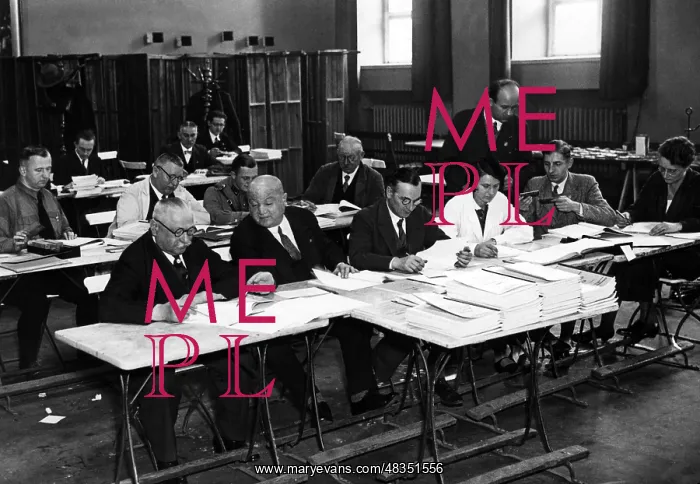 : Preparation of election lists, 1933 : Preparation of election lists, 1933