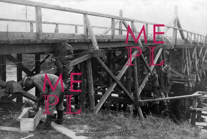 : Preparations for blowing up a bridge, 1918 : Preparations for blowing up a bridge, 1918