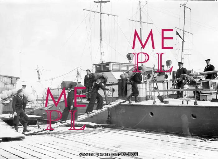 : Preparations to put out to sea the English : Preparations to put out to sea the English