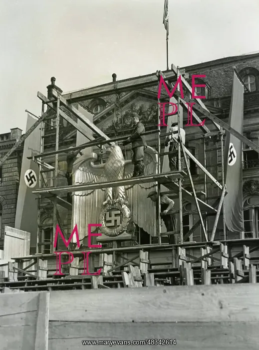 : Preparations for the victory celebration in Berlin, 1940 : Preparations for the victory celebration in Berlin, 1940