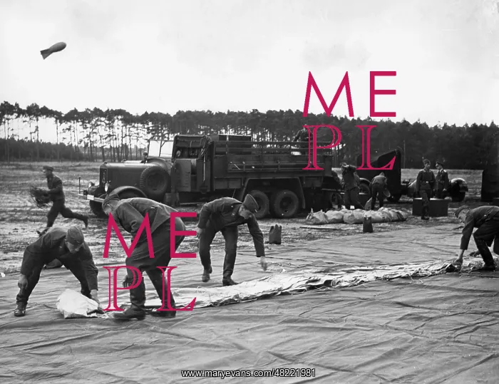 : Preparing a barrage balloon, 1939 : Preparing a barrage balloon, 1939