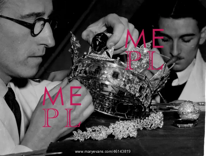 : Preparing crown for Queen Elizabeth II's coronation : Preparing crown for Queen Elizabeth II's coronation