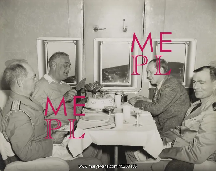 : Pres. Franklin Roosevelt cuts into his birthday : Pres. Franklin Roosevelt cuts into his birthday