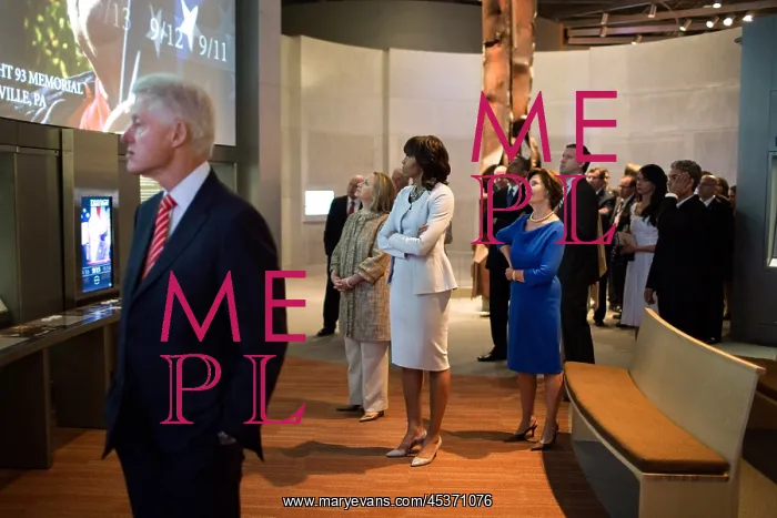 : Present and former First Ladies look at a 9 / 11 exhibit : Present and former First Ladies look at a 9 / 11 exhibit