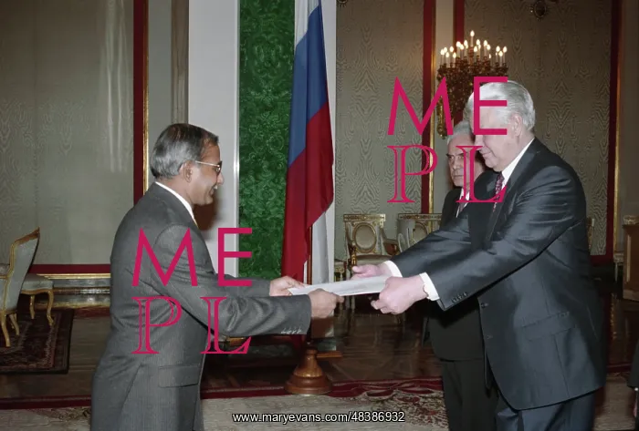 : Presentation of Credentials : Presentation of Credentials