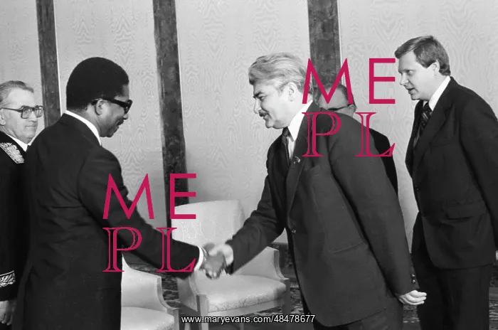 : Presentation of credentials by Ambassador Extraordinary : Presentation of credentials by Ambassador Extraordinary