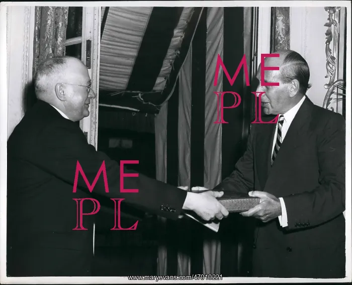 : Presentation of Shakespeare volumes to Dr T M Knox : Presentation of Shakespeare volumes to Dr T M Knox