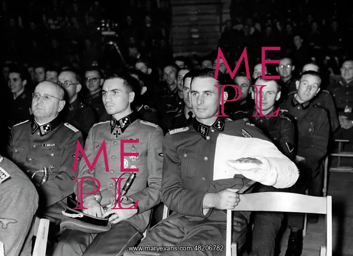 : Presentation for the wounded in the Cupola Hall of the Reich : Presentation for the wounded in the Cupola Hall of the Reich
