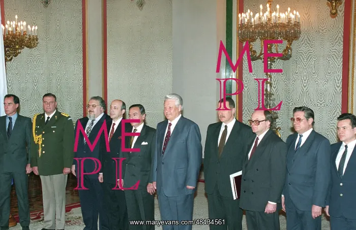: Presenting of credentials, 1995 : Presenting of credentials, 1995