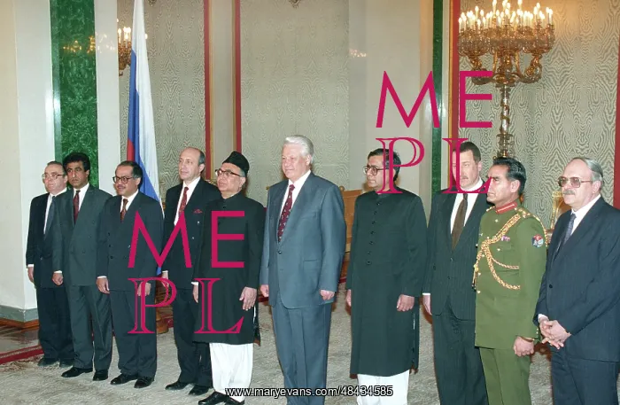 : Presenting of credentials, 1995 : Presenting of credentials, 1995