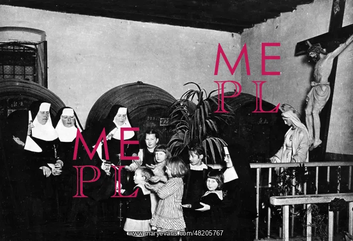 : Presents for poor children in Gorizia, 1917 : Presents for poor children in Gorizia, 1917