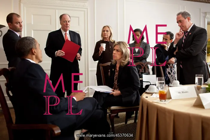 : President Barack Obama meets with advisors before : President Barack Obama meets with advisors before
