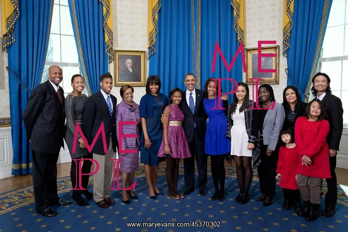 : President Barack Obama with his multi-ethnic extended : President Barack Obama with his multi-ethnic extended
