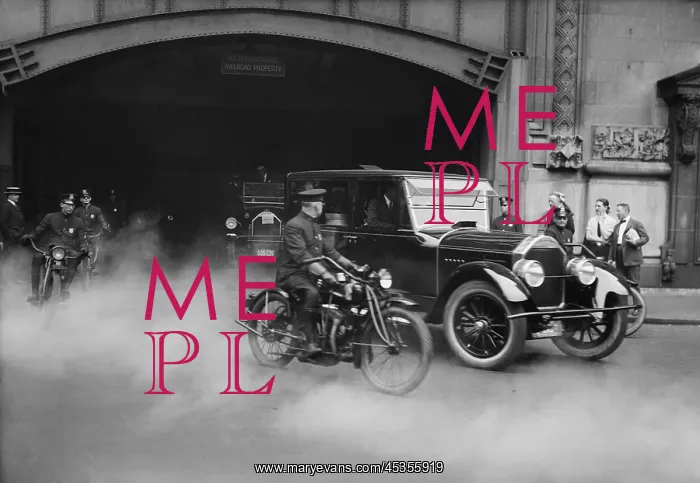 : President Calvin Coolidge's car escorted by motorcycle : President Calvin Coolidge's car escorted by motorcycle