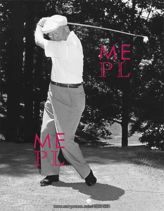 : President Dwight Eisenhower playing golf at Quantico : President Dwight Eisenhower playing golf at Quantico
