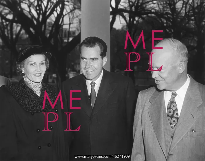 : President Dwight Eisenhower with Richard and Pat : President Dwight Eisenhower with Richard and Pat