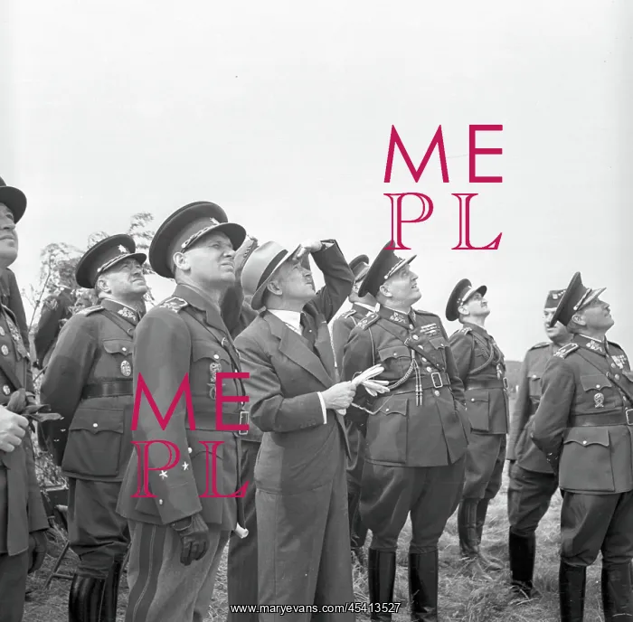 : President Edvard Benes during air raid drill. 1938 : President Edvard Benes during air raid drill. 1938